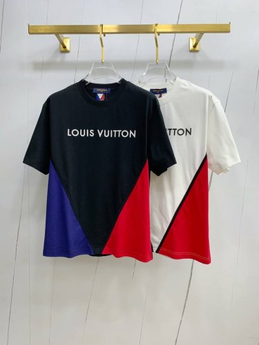sslv纯棉最新面料经典标识图案Logo时尚简约潮流短袖，最顶级的品质专柜原单短袖，顶级制作工艺进口面料，专柜款独特设计，采用进口高端订制面料。官网在售！面料版