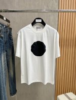 Ss蒙口纯棉最新面料 经典标识图案Logo时尚简约潮流短袖 最顶级的品质专柜原单短袖 顶级制作工艺进口面料 专柜款独特设计 采用进口高端订制面料 官网在售 面料