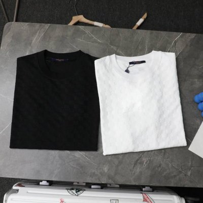 顶级复刻 高端定制 Louis Vuitton 路易威登 新款经典满身毛巾提花冰感休闲短袖T恤 款号: 5 颜色: 黑色 白色 购入原版开模打造，全套定制辅料，