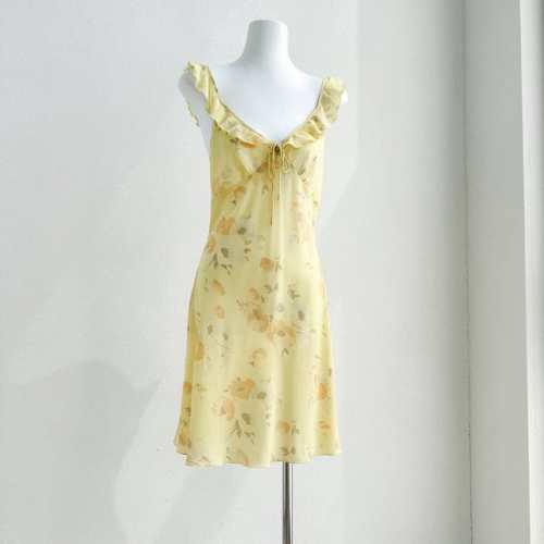 款号：9067 面料: 100%Silk 尺寸：Xs S M L 胸围 腰围 长 Bust Waist Long Xs 80 72 83 S 84 76 84