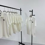 82# prada 普拉达 经典三角标重工艺小标 落肩款纯色polo衬衫领短袖 280克网眼珠地棉 -不上过多吹牛的文案 直接上图上细节 懂行的老板直接看品控