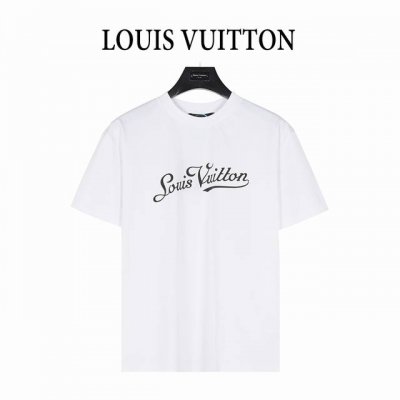 Louis Vuitton 路易威登 25Ss 签名Logo字母发泡印花短袖T恤 三标齐全 采用高端索罗娜布料 ， 前后采用绒面发泡工艺 手感非常舒服 Os落肩