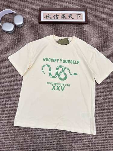 150 gucci 古驰 2025新款 蛇年限定系列 蛇形Guccify Yourself字母Logo 男女同款 短袖T恤 ·定制280克100％双纱纯棉面料
