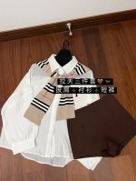 上新 三件套 Rl 拉夫 白衬衫+披肩+短裤三件套 这套老钱风好好看哦 低调老钱 高智感女生的天菜～ 拉夫三件套，自带高级感，经典不过时。 轻松拿捏松弛感 优雅