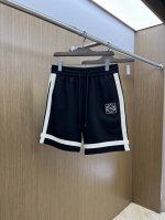 Loe 2540春夏新款男士休闲短裤 高端货简洁时尚大方 定制原版进口面料 简洁利落又清爽 品质做工细节经得起任何形式检验简约大方百搭款 上身优雅帅气，焕然一新