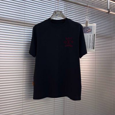 2025年春夏系列 H8056 1.颜色：黑色 白色 铁灰 2.尺码:M-5Xl 3.版型:微阔短袖T 4.成份:罗马棉平纹面料，245克重，面料纹路平整清晰，