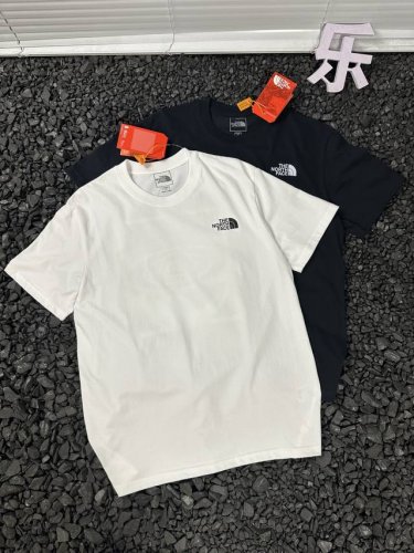 北面 The North Face 夏季新品地球印花短袖T恤 男女款 - 小红书热门爆款 明星网红同款穿搭 男女日常通勤穿搭必备单品 高品质高克重双纱面料 亲肤