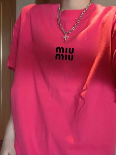 miumiu缪缪 高克重火龙果色纯棉直筒字母印花T恤短袖情侣款 Color: 火龙果色 Size: M-Xl M 肩宽49 胸围114 衣长 Cm L 肩宽50