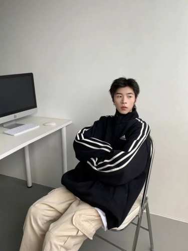 160【新款阿迪达斯Adidas美式藏青色黄色三条杠开衫卫衣情侣穿搭美式潮牌复古休闲立领拉链夹克秋】 采用刺绣工艺Loog 搭配黄色高品质织带编织而成 采用高密