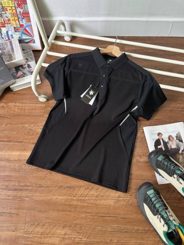 Descentegolf 迪桑特高尔夫Field系列男士短袖polo衫 简约经典款短袖polo衫。前、后片采用凹凸泡泡肌理组织感面料制作，面料轻质舒爽，挺阔有型