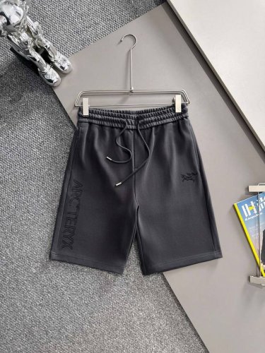 Arc Teryx 2025新款 轻奢主义 镂空刺绣字母Logo 后开袋 男女日常通勤 穿搭必备 休闲短裤 定制毛圈面料 进口机高密度刺绣 内包边处理 无线头压