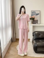 套装 2670新款塞琳两件套套装，采用醋酸棉面料柔软舒适，水溶蕾丝口袋拼接设计时尚简约风高品质！Smlxl
