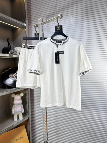 Dg*杜嘉班纳 Ss25夏季新款休闲套装 贸易公司渠道订单，海外精品独家限定发售，经典即永恒，入手绝对值的！这种类型的套装也是懒人必备的一套，不用想怎么搭配，直
