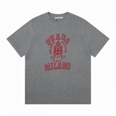 prada 普拉达胸前徽章Logo提花圆领针织T恤 颜色 藏蓝 灰色 码数 M L Xl Xxl