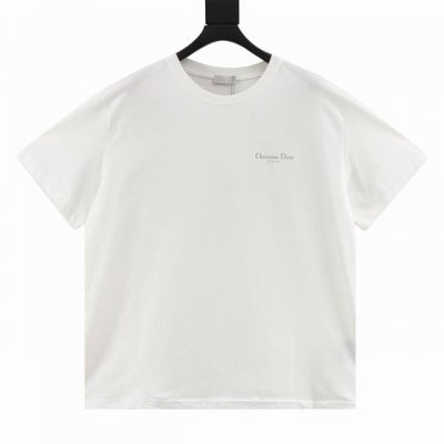 Dior 迪奥 字母印花圆领短袖 采用10S加密加力棉麻面料，250G；搭配26S1×1螺纹，200G。棉麻在外观生既保持了麻织物独特的粗犷挺括风格，又具有棉织