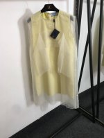 款号20252385 prad*新款 金属三角标装饰 欧根纱拼接无袖背心连衣裙，黄色，36 38 40， 38码；胸围90，总长85-100