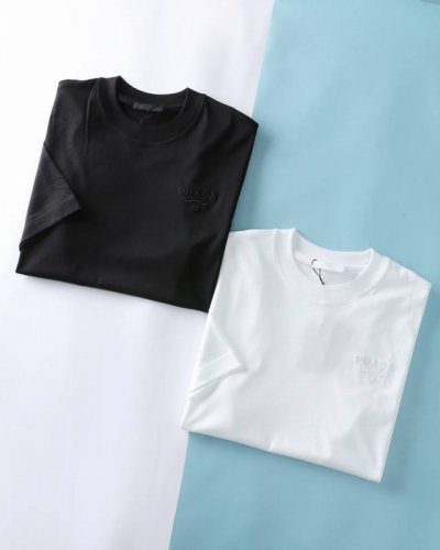 pa*拉 25Ss春夏新款丝光云朵棉圆领短Tee，男女同款胸前同色刺绣标识时尚休闲宽松圆领短袖T恤衫！P家新款纯色T恤，从面料到设计，无不透露出独特的韵味与现代