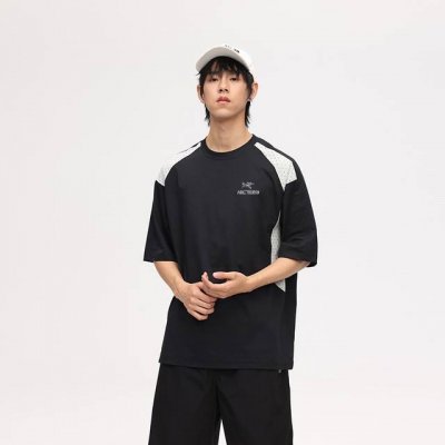 Arc’Teryx 始祖鸟官网款T恤，男女同款，凉感透气轻盈，感受夏日清新，采用凉感纤维纱线，面料凉感值≥0.15具有出色的吸湿排汗功能，高效防紫外，持久抑菌，