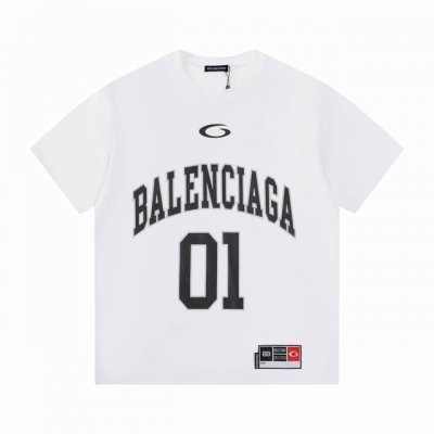 款号T39 巴黎世家 短袖T恤 男女同款 -采用原版280G100%纯棉面料 柔软舒适 螺纹同缸定染零色差 独家品质区别通货 欢迎对比 -颜色： -码数：Xs