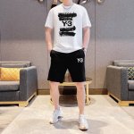 直 品牌 Y-3 2025新款男士短袖短裤套装！官网同步销售！市面高端版本！手感细腻柔软！让你穿着更加舒适！立体裁剪版型超赞！尺码:M-5Xl 下单请报身高体重