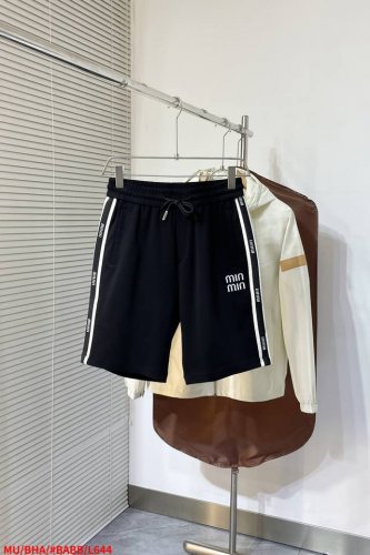 L644 Muminmin 独家专供新款潮男时尚休闲运动，高端欧版原单，潮流时尚休闲 透气舒适度高，细节无可挑剔，品牌元素设计理念，体现高品质。呈现休闲裁剪 尺
