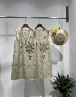夏季新款 Messential马凯家重磅新款爆款 醋麻原版定制面料，版型不太挑人 重工手工钉珠，人工拈花设计 后拉链，两侧有口袋 S- Xl 草尾巴绿，香槟杏