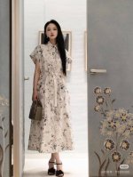 dio* 新款翻领无袖连衣裙 新碎花图案印花面料 单排扣设计 时尚大方 单色三码Sml