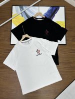 蒙口两色纯棉T恤短袖情侣男女同款刺绣Logo. Moncler 蒙口两色红蓝白黑拼色刺绣标情侣款短袖T恤 Moncler蒙口短袖T恤的价格p其实蛮有优势的 去过