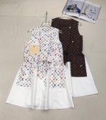 louis Vuitto* 25Ss新款无袖连衣裙 老花图案印花面料拼接装饰 时尚减龄 两色三码Sml