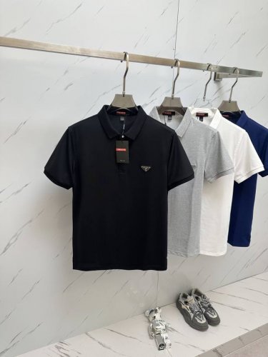 2025 普拉达 最新最顶级版本polo衫短袖，最顶级的品质.玉蚕丝 顶级制作工艺进口面料，专柜款独特设计，采用进口高端订制进口手感一流！！码数：M 4Xl