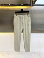 Arm阿玛尼、2025春夏新款男士休闲卫裤，高端品质之选，一款松紧腰抽绳休闲卫裤兼备的百搭裤装，也是男士衣橱里不可缺少的搭配神器，属于实穿型的经典款式！整条休闲