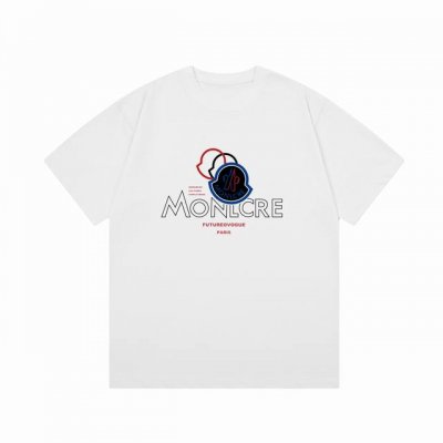 上新 款号：M1037 Moncler 蒙口 官网同款印花图案 双纱纯棉短袖 Moncler 蒙口 涂鸦三色字母直喷印花 Logo标识精致升级，灵感源自八十年代