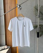 可隆小树男士凉感4D防晒Upf70+针织锦纶速干透气宽松短袖 1. **4D立体剪裁** 采用人体工学三维建模技术 肩部螺旋分割线设计提升肩关节活动自由度 腋下