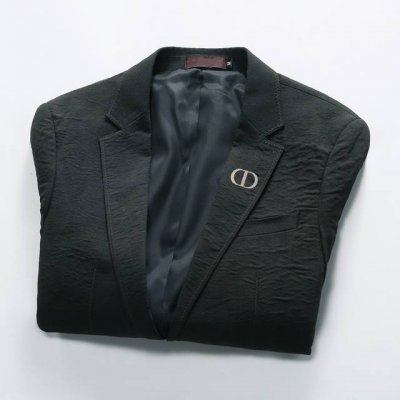 高版本 Dior 2025Ss欧洲专柜主打系列。男士修身西服 ，采用进口羊毛面料 ，面料超级牛逼上身潇洒大气 ，贵气十足！男神必备码数:M-Xxxl 下单请报身