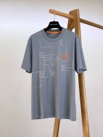 hermèS 爱马仕 2025Ss春夏新品 男士高级休闲短Tee，标志性设计衔元素，亮眼时髦，品质感档次感都足够出色。不需要过多Logo，懂的人自然明白你穿的是