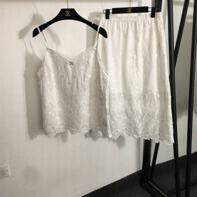 款号20252865 Chane*新款棉麻套装，蕾丝刺绣吊带背心+高腰蕾丝半裙，白色，Sml， M码；胸围96，衣长48；腰围68弹力，长79