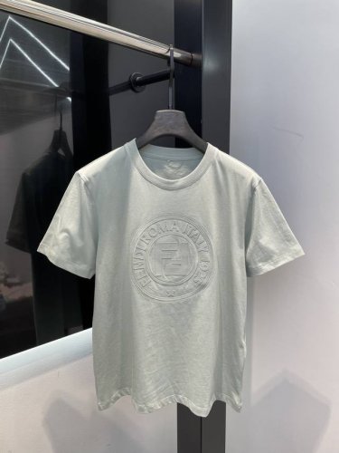fendi25Ss春夏新款首发最新款短袖圆领T恤 高端订制 设计前卫时尚 品牌Logo重工艺设计 高端定制240克面料.手感柔软.穿着舒适.