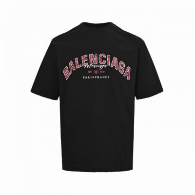 balenciaga 巴黎世家 25Ss 做旧斑驳字母印花短袖 整件破烂做旧处理，纯棉双纱面料，对色定染面料，超精细平网印花工艺，潮流感十足，采用细致纱网材质做