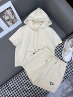 prad* 25Ss新款连帽短袖上衣短裤套装 经典三角标徽章装饰 版型超正 两色三码Smla807p