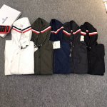 2025Ssmoncler 经典款风衣外套，定制双层面料，专柜五金辅料，帽子彩条设计，版型正，上身效果非常棒Jxfs 颜色:黑、蓝、绿、灰、白 码数:12345