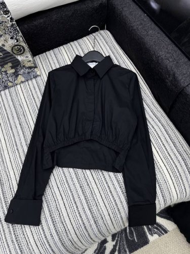 爆款 原单品质 Max*｜不规则松紧衬衫 时髦精们衣橱必备 简洁而又不失时尚感 高腰设计不仅显瘦，还能拉长整体线条，让身姿更加优雅挺拔 搭配不同夏装 都能碰撞出