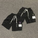 新款工装五分中口袋宽松沙滩拉链速干短裤实拍图！ Stone Island 石头岛工装五分中口袋沙滩拉链速干短裤 实拍图！ 面料采用高品质防风防水放紫外线 机能拉