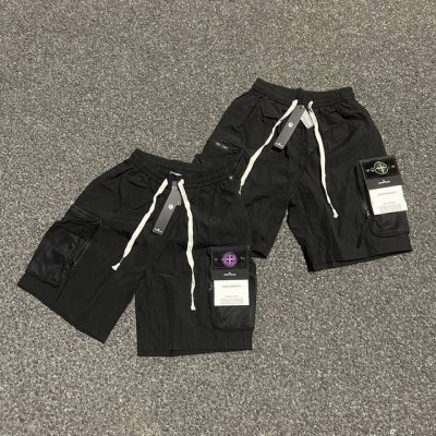 新款工装五分中口袋宽松沙滩拉链速干短裤实拍图！ Stone Island 石头岛工装五分中口袋沙滩拉链速干短裤 实拍图！ 面料采用高品质防风防水放紫外线 机能拉