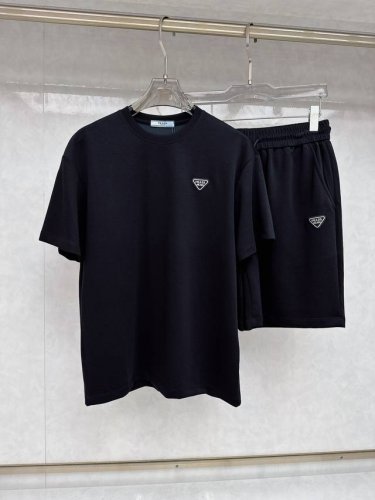 普拉达 2025Ss春夏新款短袖套装，男女同款。上身效果超赞，码数 M-3Xl