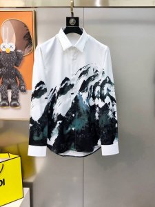 ysl 圣罗兰新款男士原单休闲长袖衬衫 官网同步售卖 时尚潮款 修身版型 高版本 爆款 高清数码直喷印花Logo图案设计 原版纽扣 定制双股120支府绸棉面料