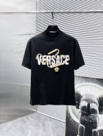 范思哲 Versace 2025Ss新款 半袖 体恤 短袖 圆领T恤，高端版本！专柜定制面料 透气舒适度高，细节无可挑剔，品牌元素设计理念，体现高品质。手感细腻