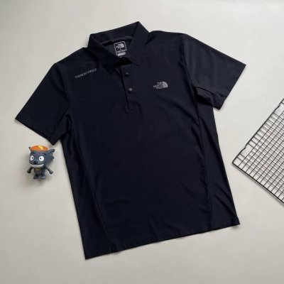 北面速干polo衫 采用高品质运动属性面料，柔软触感，轻盈柔韧，细腻亲肤。 后背气孔设计，炎炎夏日拒绝闷热！ 同时具有吸湿速干功能性。不粘身不黏腻！不易变形、不