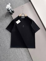Givenchy纪梵希* 2025春夏款上新 原高版本 纪梵希 面料采用270克高密度纯棉 不变形 不缩水 工艺介绍：双线走位 胸前采用进口万针梵文刺绣 颜色：