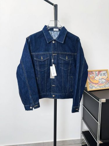 款号：D101 Dior 迪奥双面穿老花Cd满印Logo印花夹克牛仔衬衫外套双面穿情侣款 专柜在售款，黑色内衬牛仔外套复古摩登感十足的深黑色牛仔搭配浅色字母循环