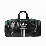 balenciaga巴黎世家 Adidas阿迪达斯三叶草字母三条杠 仿旧细纹真皮手提包旅行包大号水桶健身包 品质顶中顶 通勤，健身，旅游必备， 出行炸街回头率
